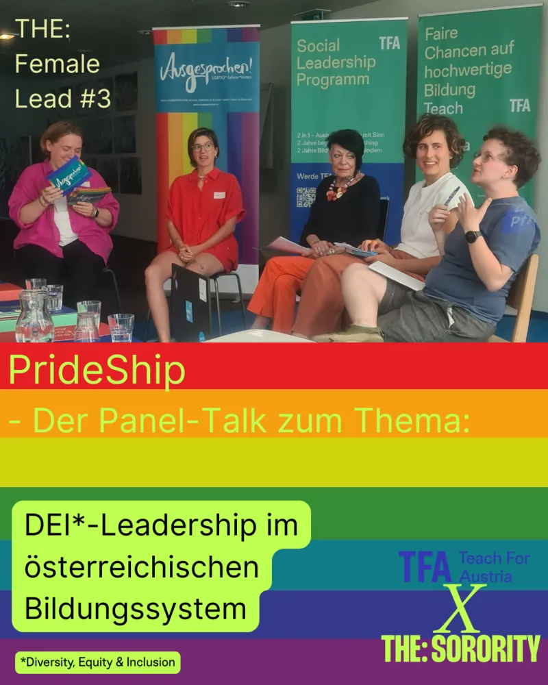 Paneldiskussion mit fünf Teilnehmern vor bunten Bannern; PrideShip-Plakat: DEI*-Leadership im österreichischen Bildungssystem.