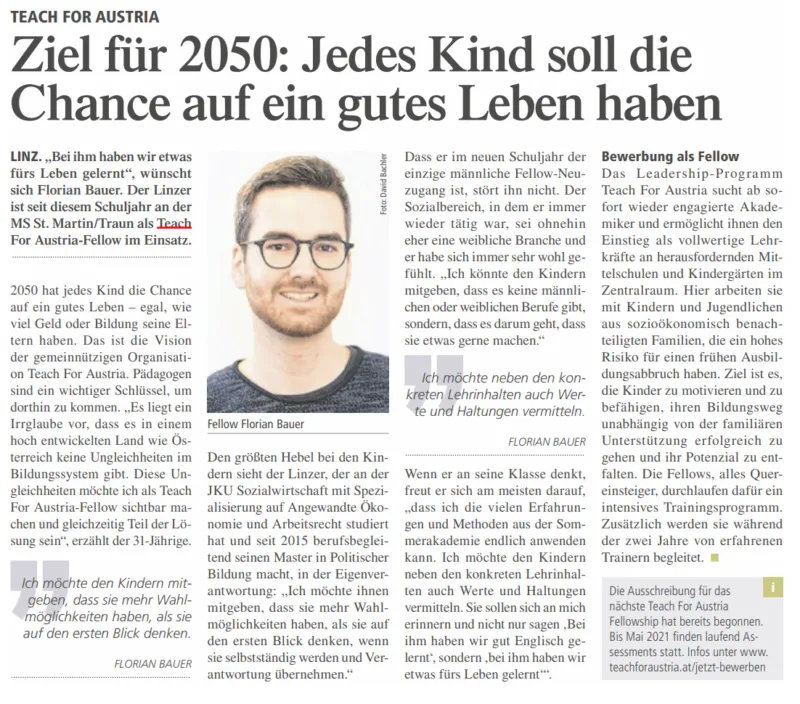 Porträt einer Person mit Brille auf einer Zeitungsausgabe; große Schlagzeile über Chancengleichheit für Kinder.